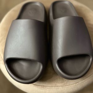 Adidas Yeezy Slides